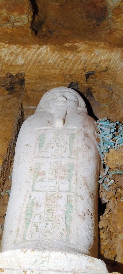 Tuna el-Gebel, scoperto sarcofago di sacerdote con decine di ushabti - Djed Medu