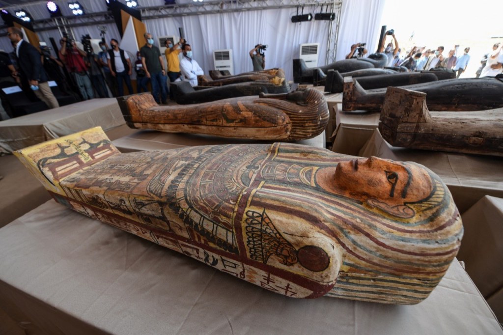 Sono 59 i sarcofagi intatti scoperti a Saqqara - Djed Medu