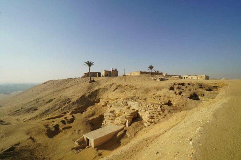 Saqqara Nord, team egiziano-giapponese scopre mastaba di II dinastia e una catacomba di epoca romana - Djed Medu