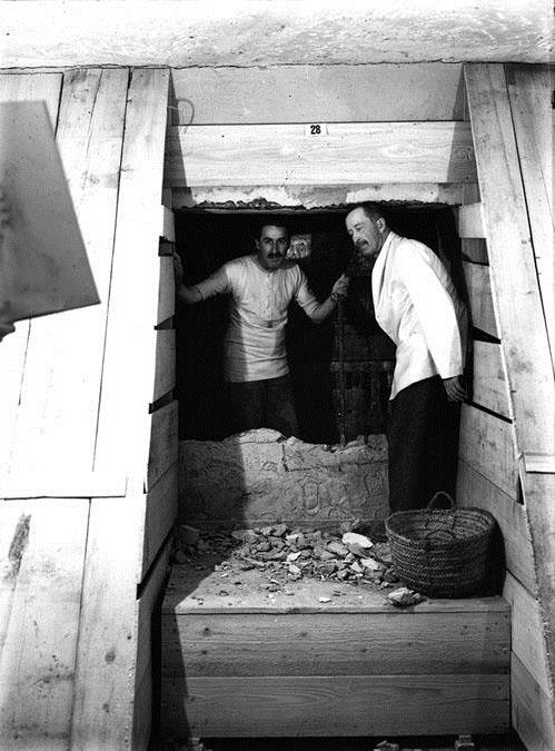 16 Febbraio 1923: la camera funeraria di Tutankhamon è aperta - Djed Medu