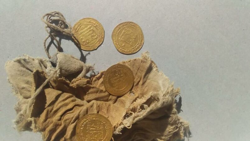 Scoperte 30 monete d'oro di oltre 1000 anni nel Fayyum - Djed Medu