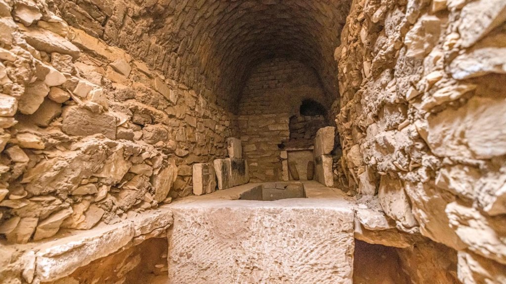 Presentate le 5 tombe scoperte a Saqqara - Djed Medu